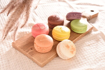 テーブルのマカロンの風景