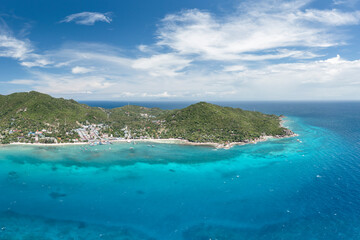 Obraz premium Koh Tao Island Ko Tao Island Thailand Drone Aerial Shot with Copy Space blue green turquoise landscape panorama