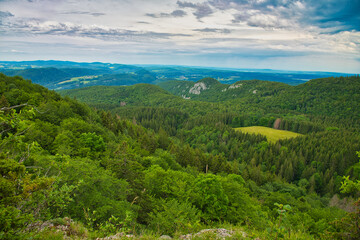 Berge des französischen Jura bei Foncine le Haut