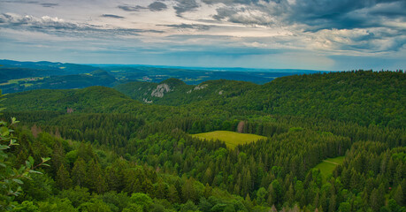 Obraz premium Berge des französischen Jura bei Foncine le Haut