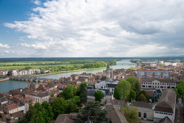 Fototapeta na wymiar View of the city of Mâcon (Burgundy, France) and the Saône plain 