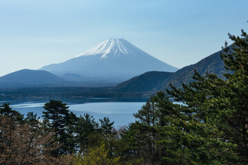 Fototapeta premium Camping scenery Motosu ko