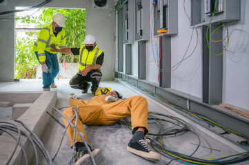 Electric worker suffered an electric shock accident unconscious. Electrician loses consciousness in...