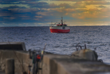 fishing boats returning from the fishery to the port