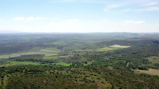 survol de l'Aubrac en Auvergne