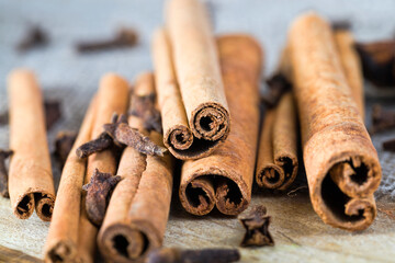 cinnamon with clove flowers