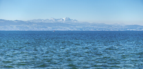 Fototapeta premium Blick auf den Bodensee und die Schweiz 