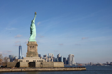 Freiheitsstatue mit New York-Skyline / Satue of Liberty or Liberty Enlightening the World with New...