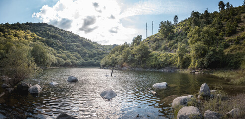 Ribeira Sacra de mucho turismo. Pasarelas del río Mao y el mirador de Matacans. Lugares icónicos...
