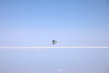 Fototapeta premium View of Salar de Uyuni salt flat, Bolivia