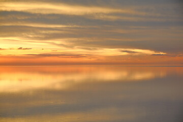 Obraz premium Sunset in Salar de Uyuni salt flat, Bolivia