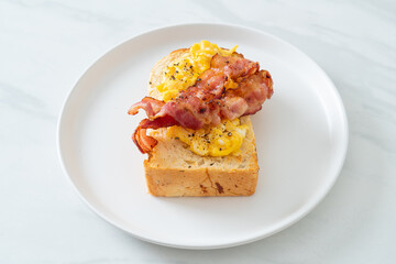 bread toast with scramble egg and bacon