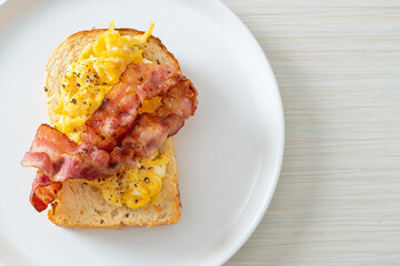 bread toast with scramble egg and bacon