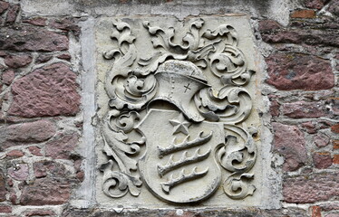 façade...armoiries Riquewihr
