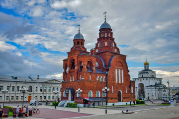 Fototapeta na wymiar Trinity Church with the crystal museum in Vladimir city
