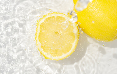 Lemon and water　レモンと水	