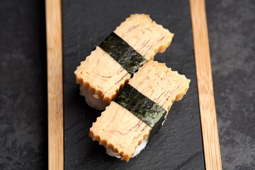 Nigiri tamago