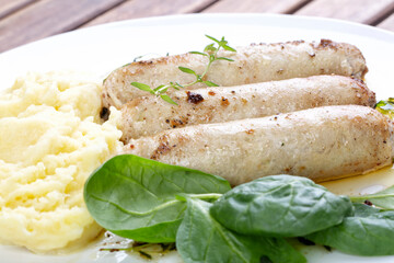 Grilled chicken sausages with mashed potatoes