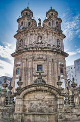 Fototapeta na wymiar Fachada arquitectura barroca y neoclásica iglesia de la virgen peregrina en Pontevedra, España