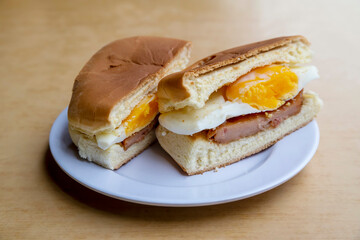 sandwich with fried egg and luncheon meat