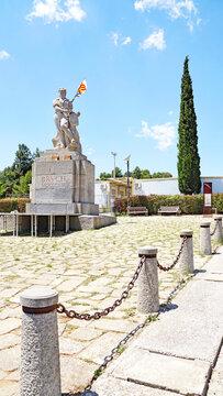 Escultura homenaje al Timbaler del Bruc, Barcelona, en la comarca de Noya, Catalunya, Espa&ntilde;a, Europa
