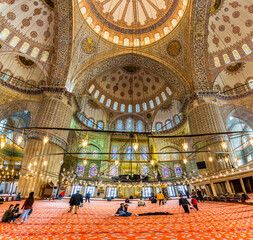 Fototapeta na wymiar Blue Mosque is populer tourist attraction in the Turkey.