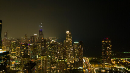 Obraz premium Chicago Downtown Lakeshore At Night Drone