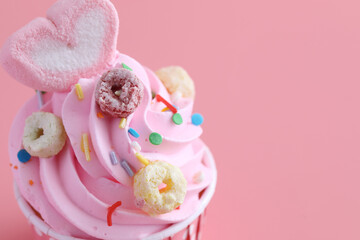 cupcake isolated in pink background