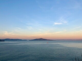 Fototapeta na wymiar sunset over San Francisco bay