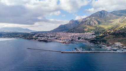 Veduta aerea della Città di Castellammare del Golfo, in Sicilia.