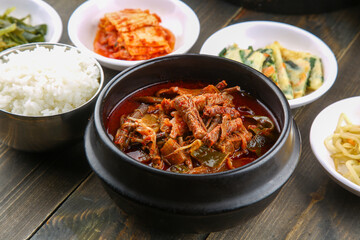Korean traditional food Yukgaejang 
한국 전통 음식 육개장