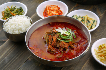 Korean traditional food Yukgaejang 
한국 전통 음식 육개장
