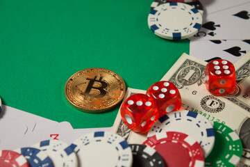 Classic playing cards, chips, red dice, bitcoin and dollars on green background. - obrazy, fototapety, plakaty