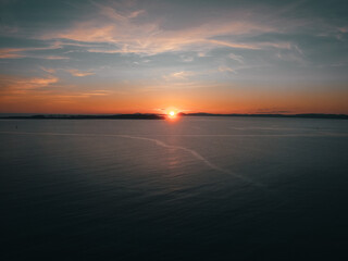 Atardecer sobre la Isla Gorriti en Punta del Este, Uruguay.