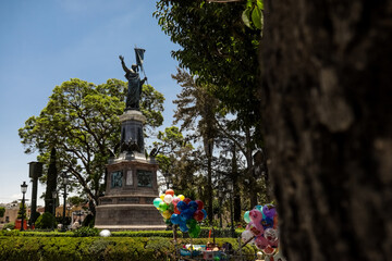 Fototapeta premium PLAZA DOLORES HIDALGO MEXICO GUANAJUATO