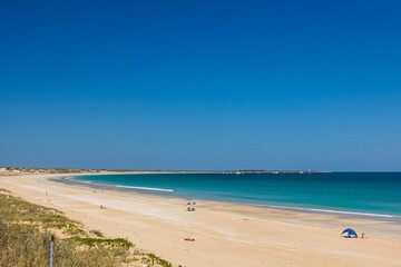 オーストラリア　西オーストラリア州のブルームの白い砂浜のケーブル・ビーチ