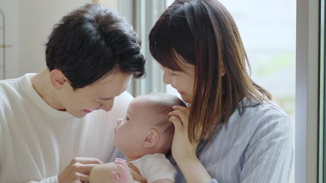 笑顔の家族（育児・子育て）