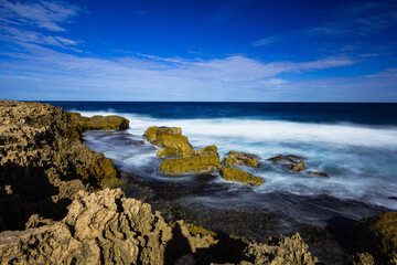 オーストラリア　西オーストラリア州のカナーボン近郊のクオバ・ブローホールの海岸