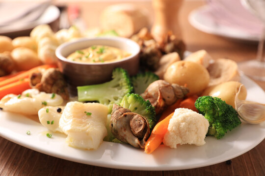vegetable, fish and dipping sauce- aioli
