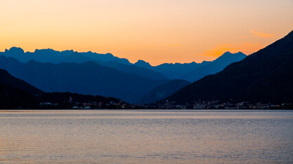 Lago D'Orta al tramonto fotografato da Ronco di Pella (NO), Piemonte, Italia.