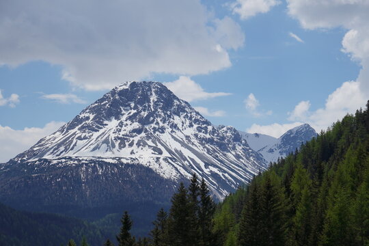 "Piz Bilder – Durchsuchen 8,901 Archivfotos, Vektorgrafiken und Videos ...