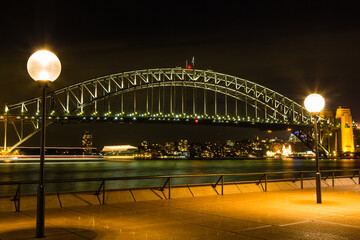 Obraz premium オーストラリア シドニーのハーバーブリッジの夜景 