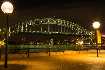 Obraz premium オーストラリア ライトアップされたシドニーのハーバーブリッジ 