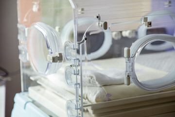Fototapeta Inkubator na oddziale neonatologicznym w szpitalu.  Sprzęt medyczny.  obraz