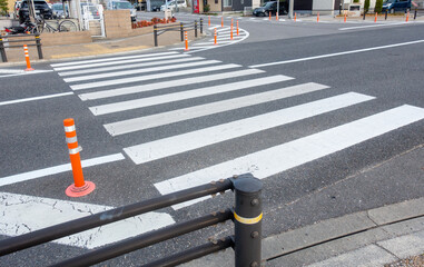 日本で撮影した横断歩道の写真。無人。