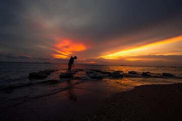 The panoramic natural background of the atmosphere at the natural reservoir scenic area at various tourist attractions, allowing tourists to stop and take pictures during the trip.