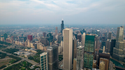 Fototapeta na wymiar Downtown Chicago Drone, Aon Center 