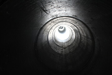 túnel, blanco y negro