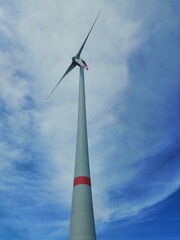 Windkraftanlage / Wind turbine