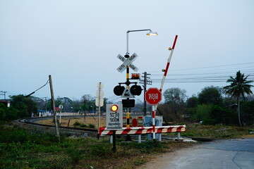 Fototapeta na wymiar railroad crossing sign
